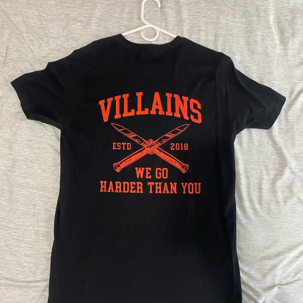 Men’s large “we are villains” T-shirt like new